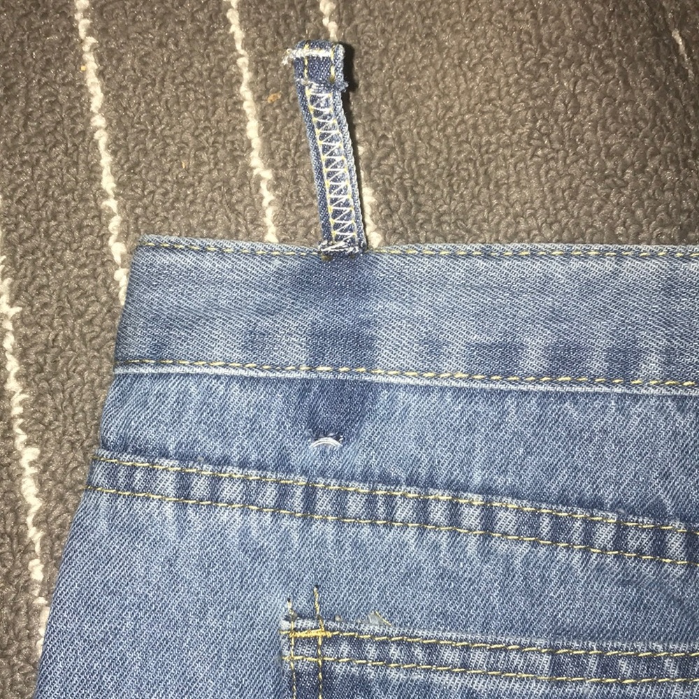 Stressed jeans. - Picture 3 of 3